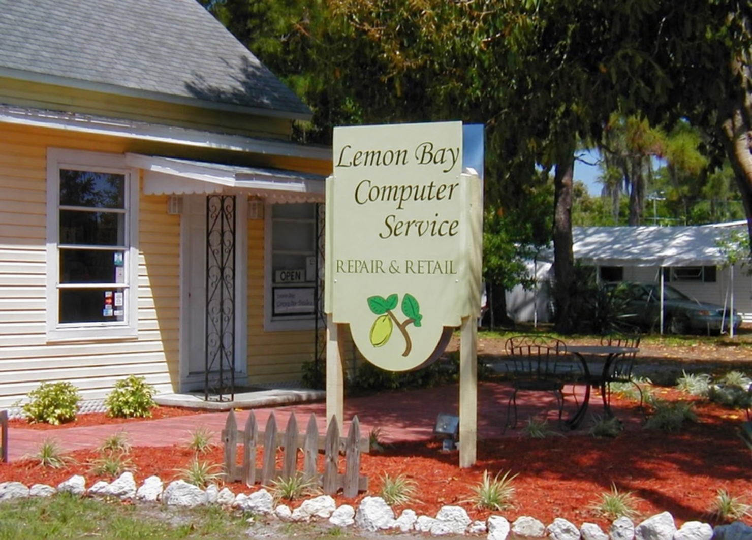 Lemon Bay Computer Service storefront in Englewood